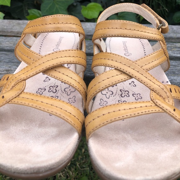 Sandals - Picture 2 of 8